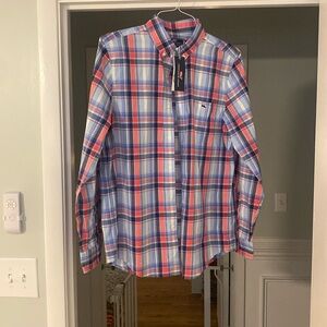 Vineyard Vines. Men’s Medium. Slim fit Tucker Button Down Shirt. NWT